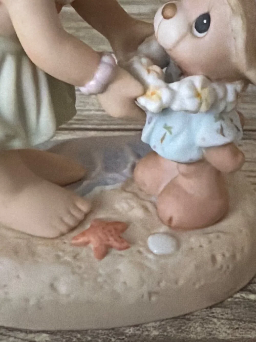 Precious Moments 2001 In Paradise 101549 + Aloha Bear Ornament 101550 Set